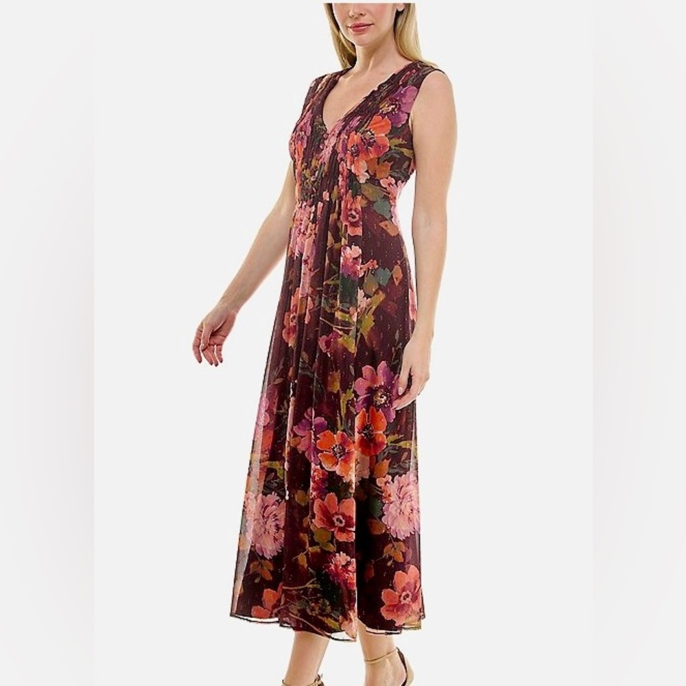 Taylor Dresse Floral Maxi Size M